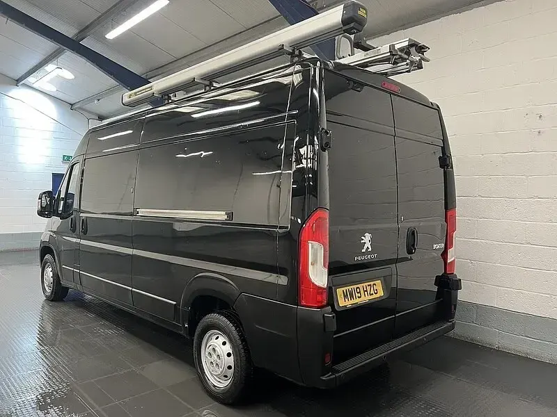 Used Peugeot Boxer 130 HP (95 kW) 2019 Black Van