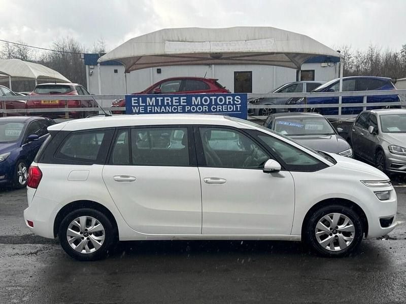 Used Citroën Grand C4 Picasso VTR Sport 120 HP (88 kW) 2016 White MPV