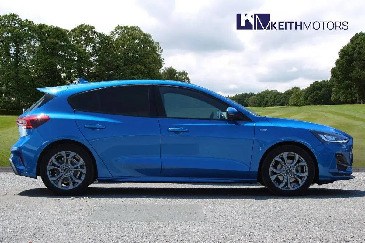 Used Ford Focus ST-Line 125 HP (91 kW) 2024 Blue Hatchback