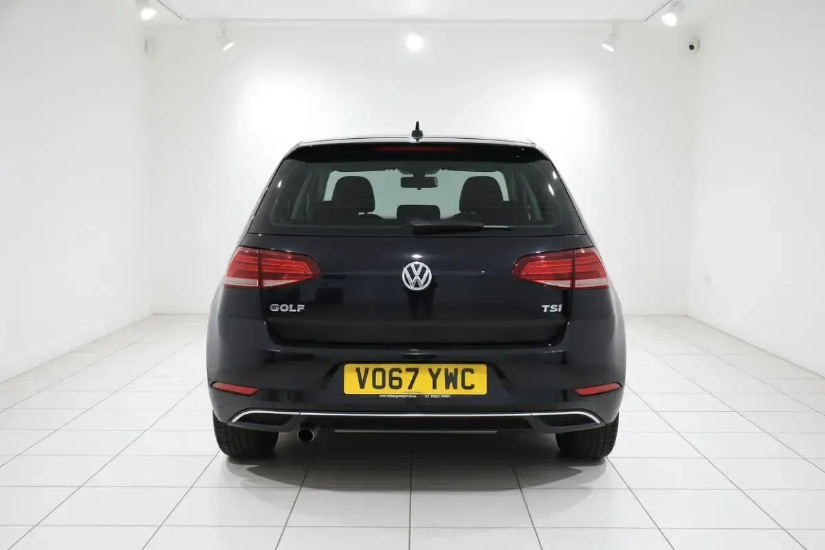 Used VW Golf VII SE 110 HP (80 kW) 2017 Black Hatchback