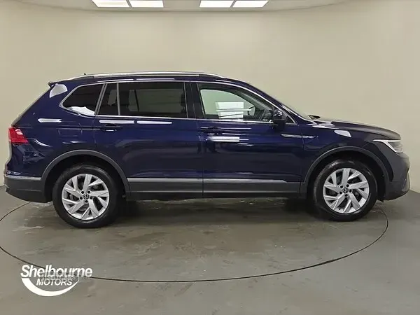 Used VW Tiguan Allspace Life 150 HP (110 kW) 2023 Blue SUV
