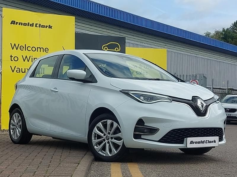 White Used 2021 Renault Rapid Iconic Hatchback | £9,998 (A bit pricey) - Image 1/4