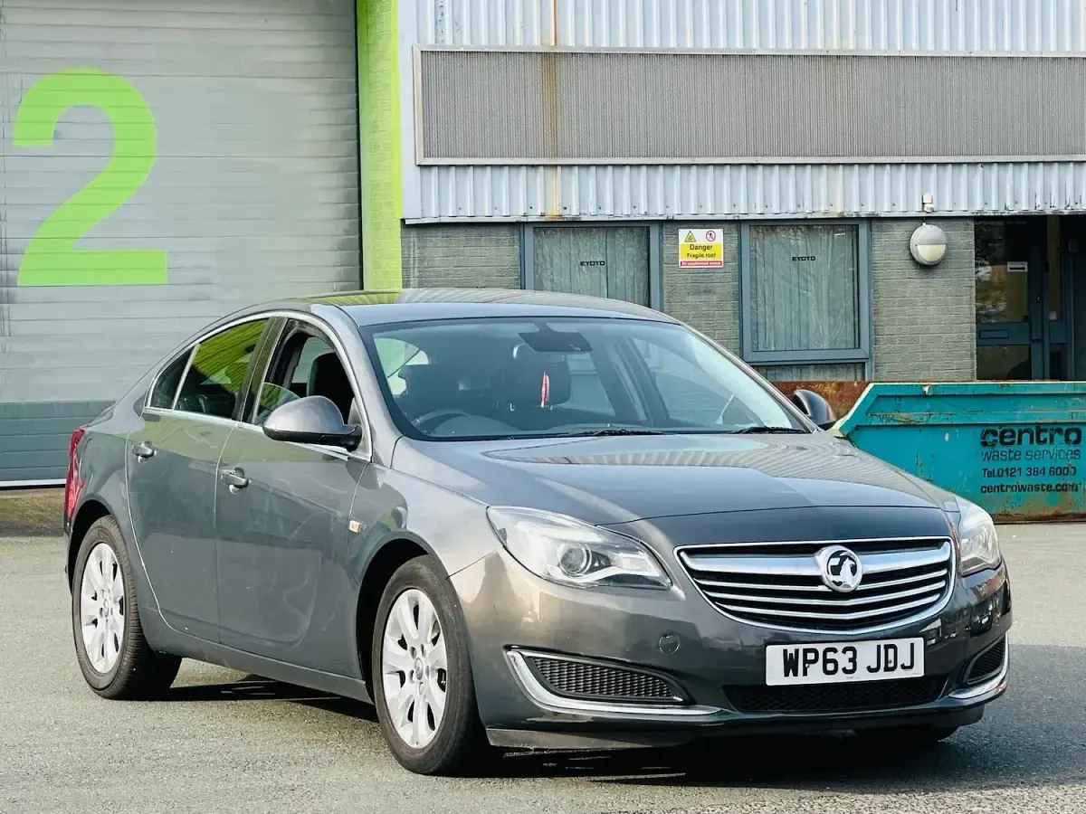 Used Vauxhall Insignia S 140 HP (102 kW) 2013 Grey Hatchback