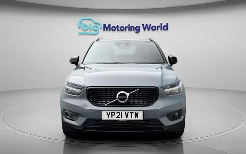 Used Volvo XC40 R-Design 211 HP (155 kW) 2021 Grey SUV