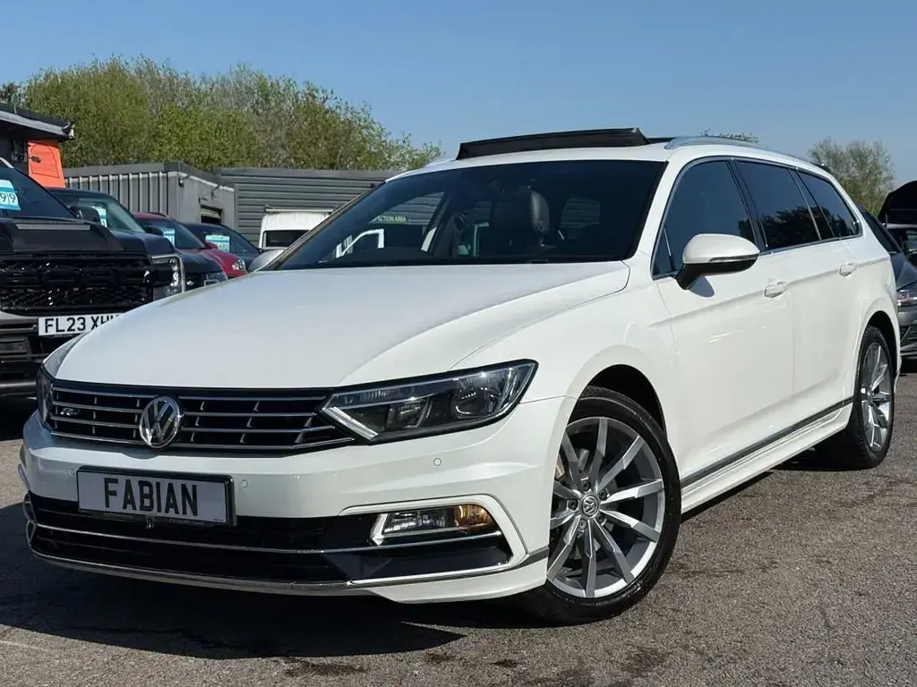 Used VW Passat R-line 190 HP (139 kW) 2017 White Estate