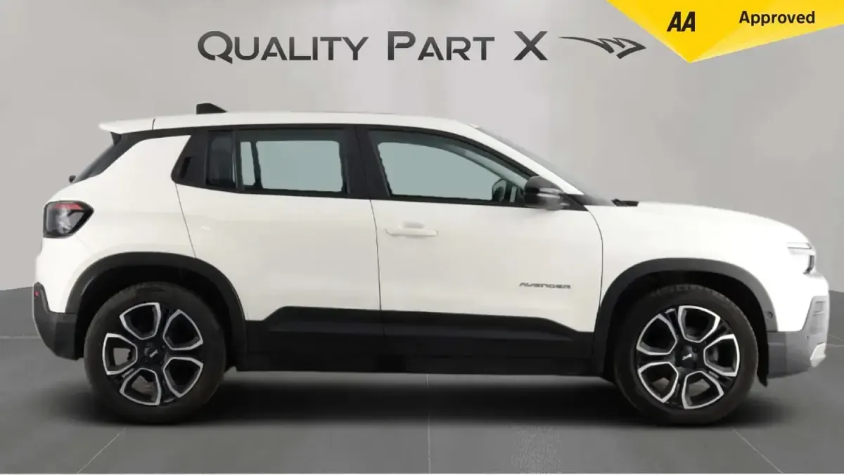 Used Jeep Avenger Altitude 100 HP (73 kW) 2024 White SUV