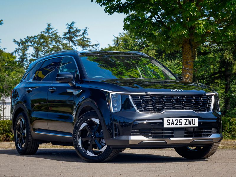 Black New 2025 Kia Sorento 3 SUV | £42,498 (Super price) - Image 1/4