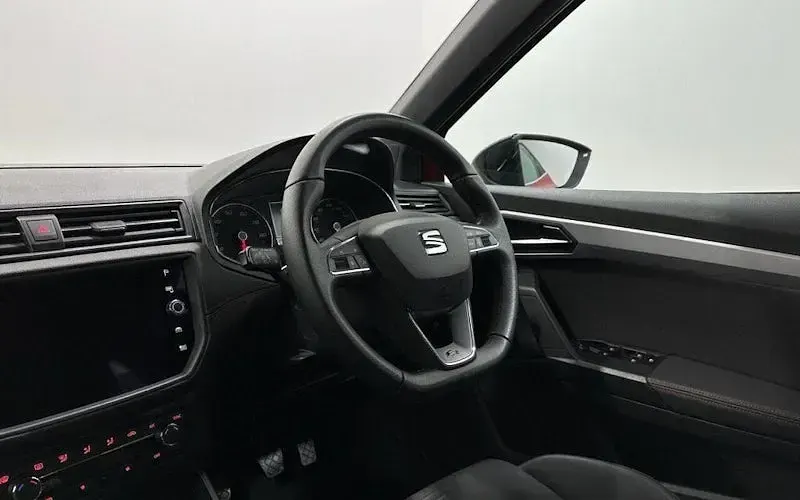 Used Seat Arona FR 150 HP (110 kW) 2019 Red SUV