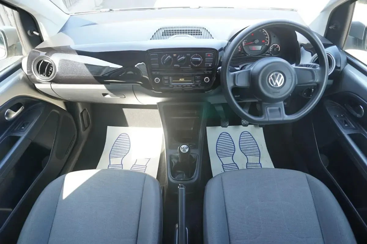 Used VW up! move up! 60 HP (44 kW) 2013 Silver Hatchback
