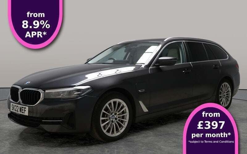 Used 2024 BMW 530e Estate | £26,617 (Super price) - Image 1/3