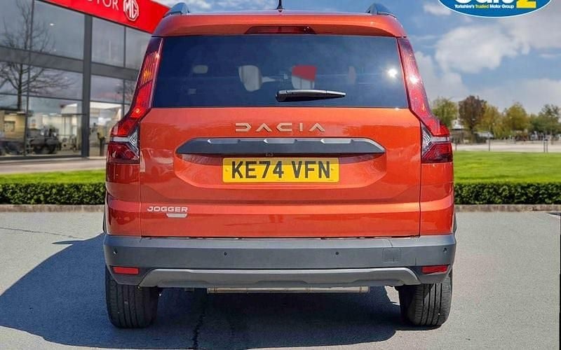 Second-hand Dacia Jogger Extreme 141 CP (103 kW) 2025 Monovolum