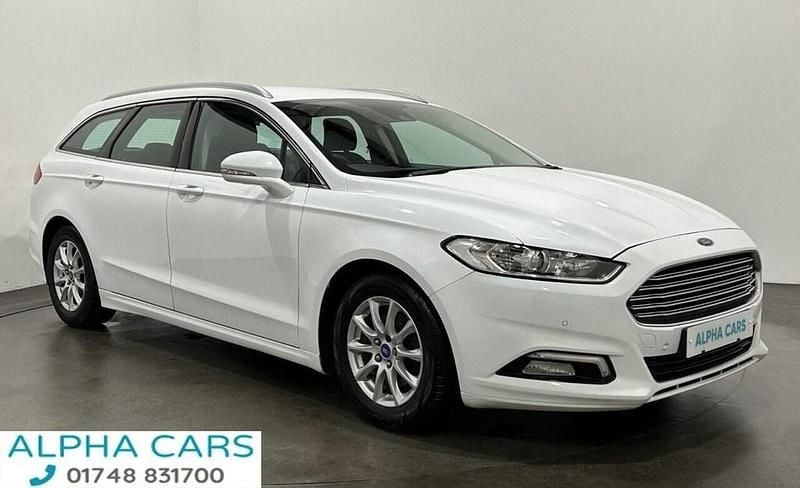 Used Ford Mondeo Titanium 120 HP (88 kW) 2017 White Estate