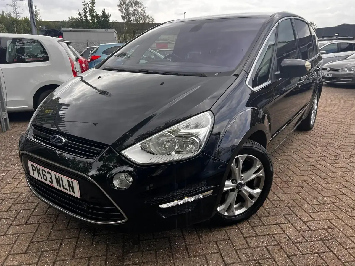 Used Ford S-MAX Titanium 140 HP (102 kW) 2013 Black MPV