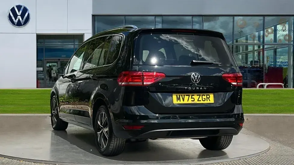 Used VW Touran SEL 150 HP (110 kW) 2025 Black MPV