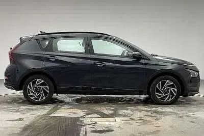 Begagnad Hyundai Bayon Advanced 100 HK (73 kW) 2024 Grå SUV