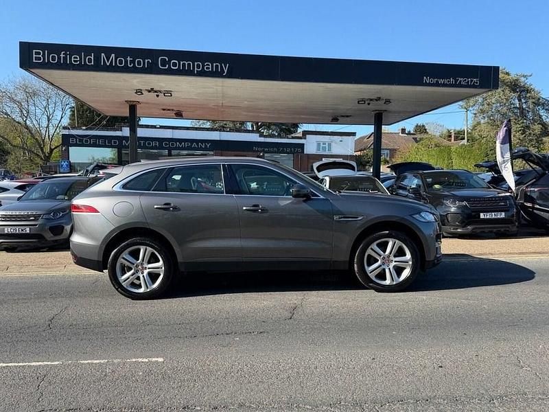 Usado Jaguar F-Pace Portfolio 180 HP (132 kW) 2016 Cinzento SUV