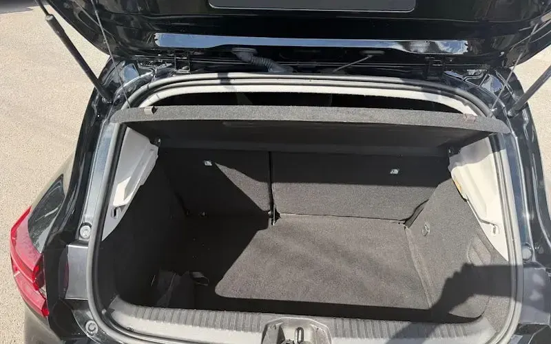 Used Renault Clio Play 101 HP (74 kW) 2019 Black Hatchback