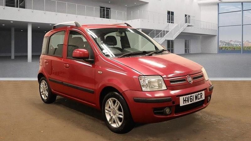 Mauve/purple Used 2011 Fiat Panda Dynamic Hatchback | £1,985 (Fair price) - Image 1/2