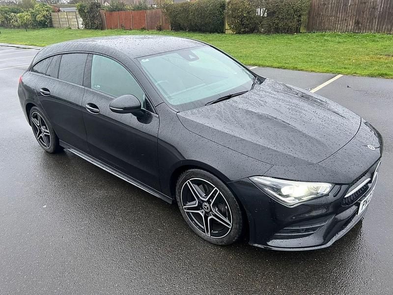 Used Mercedes CLA200 Executive 170 HP (125 kW) 2023 Black Estate