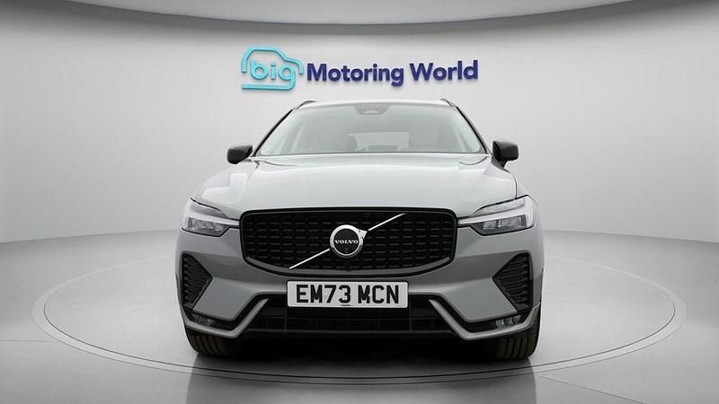 Used Volvo XC60 Plus 250 HP (183 kW) 2023 Grey SUV