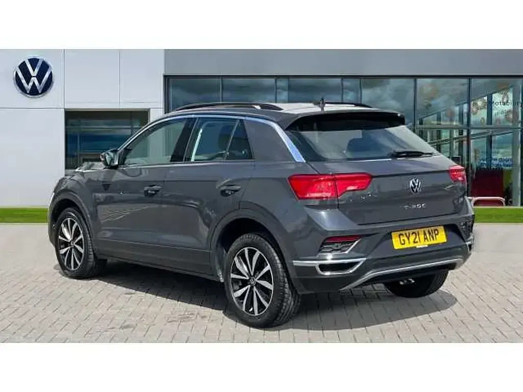 Used VW T-Roc SE 110 HP (80 kW) 2021 Urano grey SUV