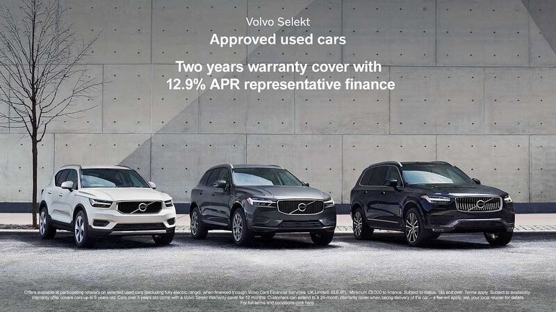 Usado Volvo XC90 Plus 247 CV (181 kW) 2023 Plateado SUV