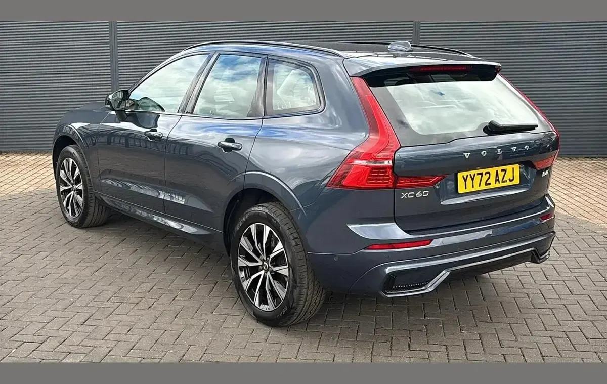 Used Volvo XC60 Plus 194 HP (142 kW) 2022 Blue SUV