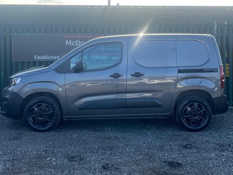 Used Peugeot Partner Premium 131 HP (96 kW) 2021 Grey MPV