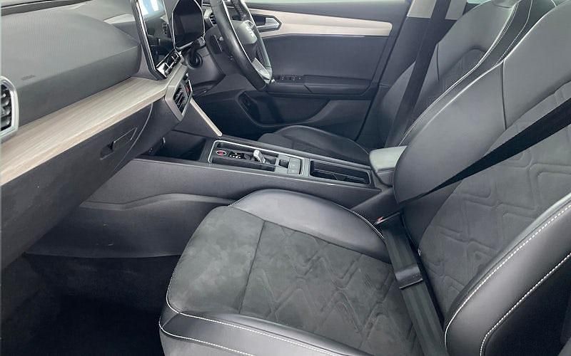 Used 2022 Seat Leon XCELLENCE Hatchback | £12,724 (Good price) - Image 1/2