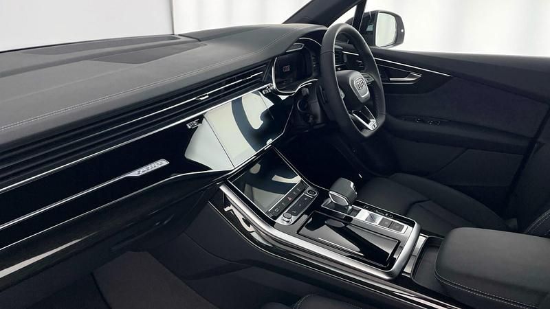 Used Audi Q7 Black Edition 281 HP (206 kW) 2025 Silver SUV