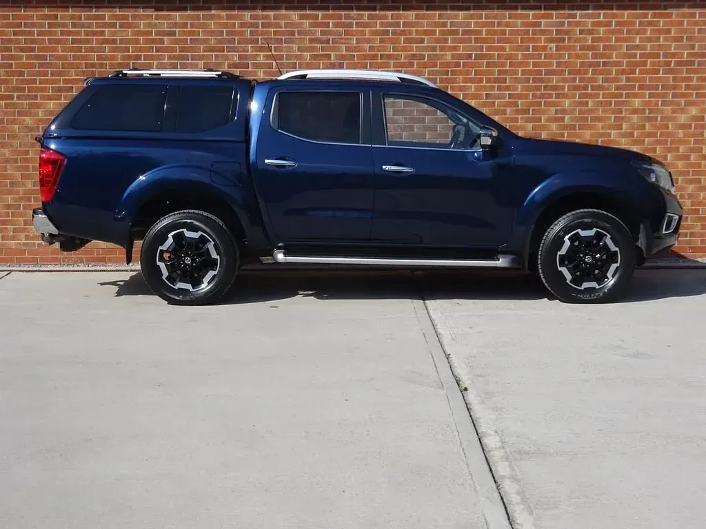 Begagnad Nissan Navara Tekna 190 HK (139 kW) 2021 Blå Pickup