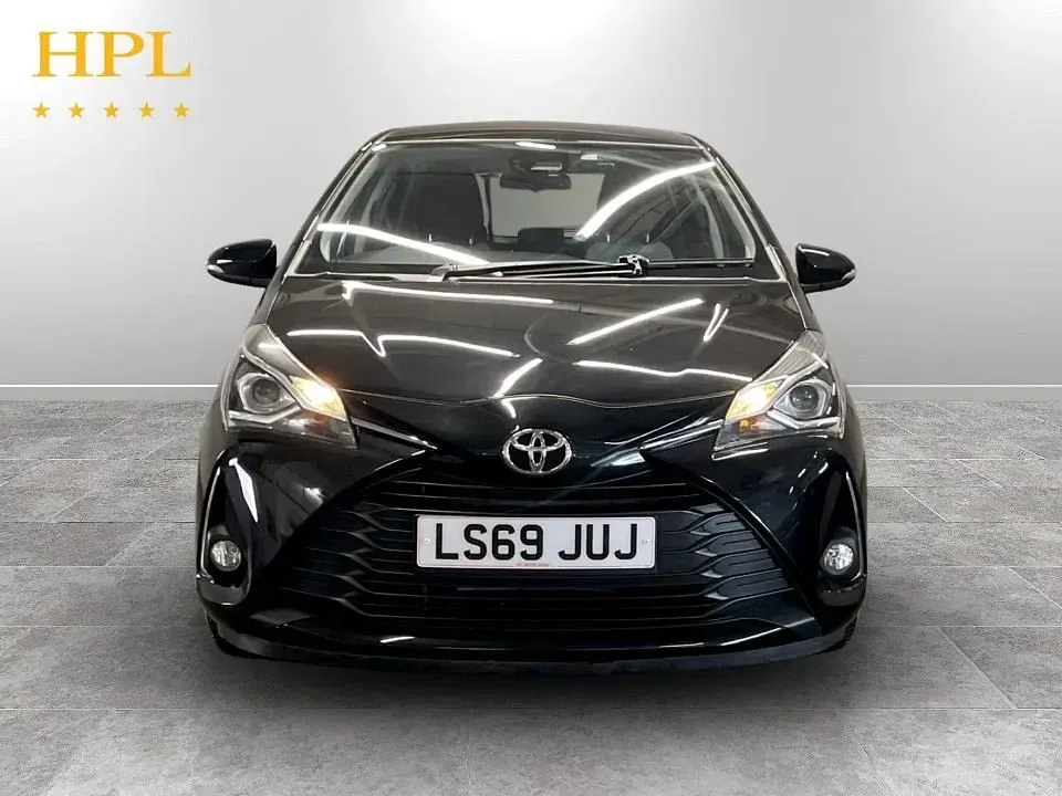 Used Toyota Yaris 111 HP (81 kW) 2019 Black Hatchback