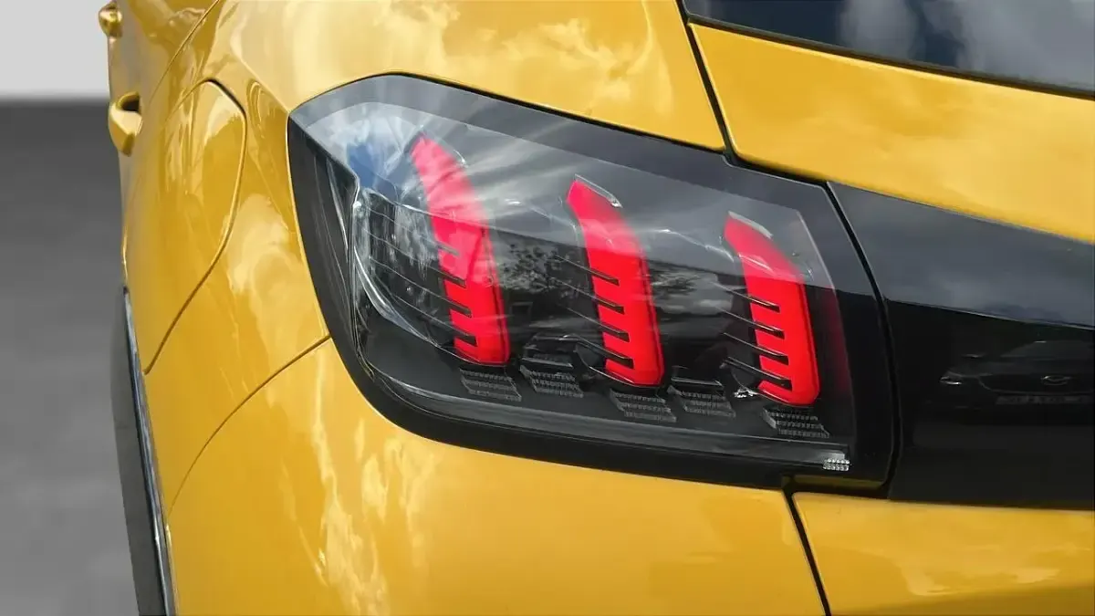 Used Peugeot 208 GT 99 HP (72 kW) 2023 Yellow Hatchback