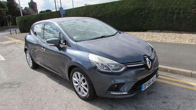 Grey Used 2016 Renault Clio IV Dynamique Hatchback | £4,695 (Fair price) - Image 1/4