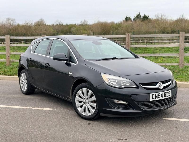 Used Vauxhall Astra Elite 115 HP (84 kW) 2014 Black Hatchback
