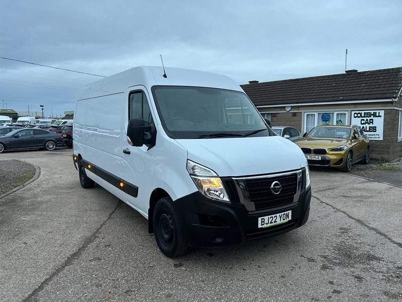 White Used 2022 Nissan Interstar Acenta Van | £13,495 (Good price) - Image 1/4