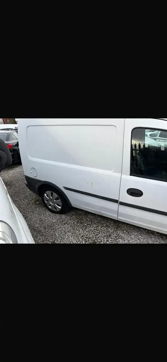 Used Vauxhall Combo 75 HP (55 kW) 2007 White MPV