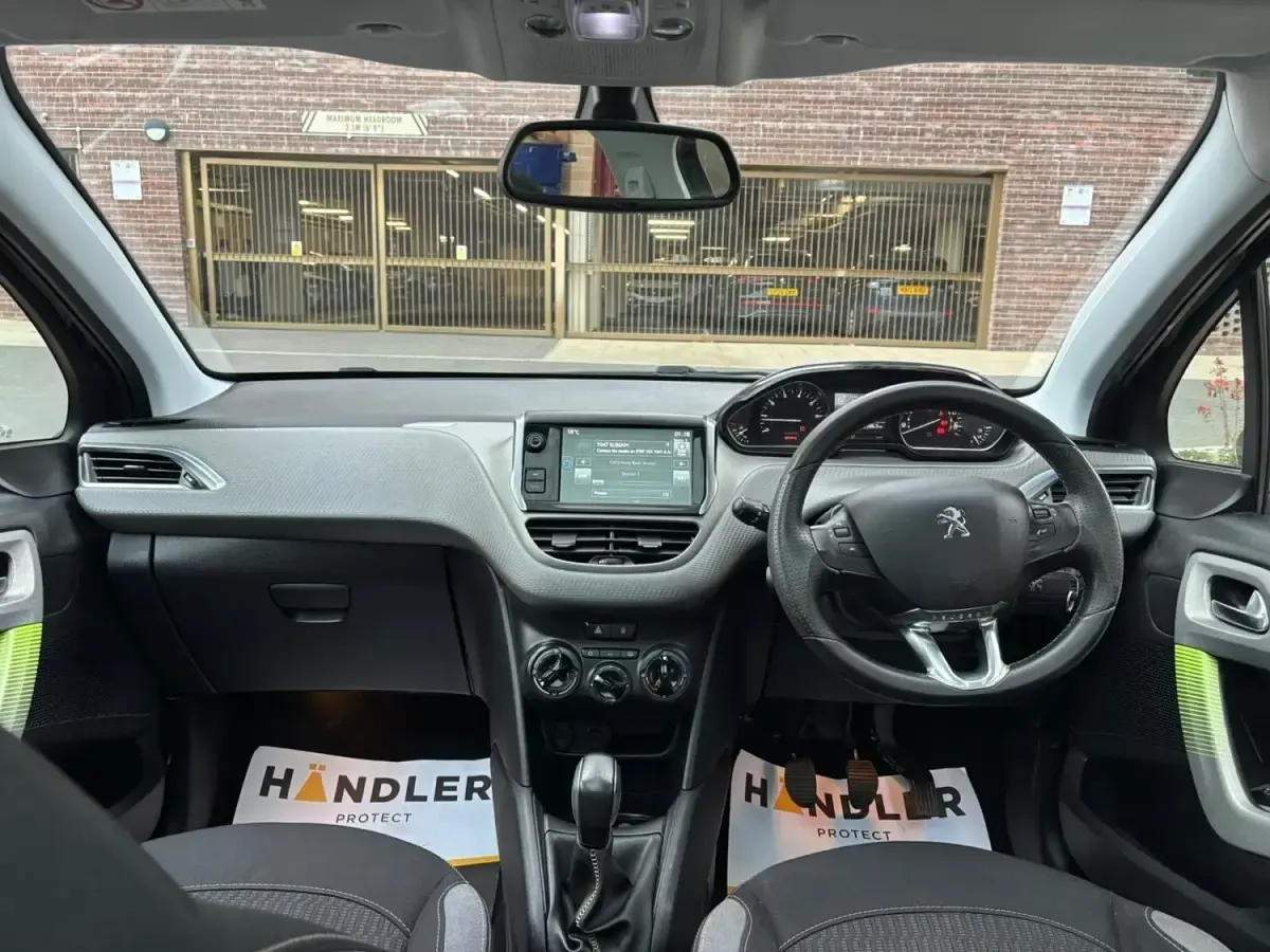 Begagnad Peugeot 208 Allure 2016 Grå Halvkombi