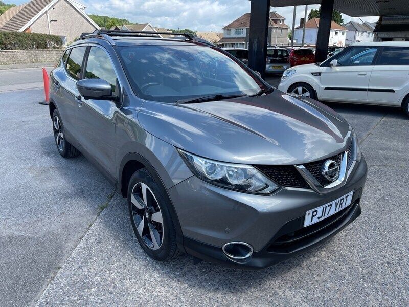 Grey Used 2017 Nissan Qashqai N-Vision SUV | £8,995 (Fair price) - Image 1/4