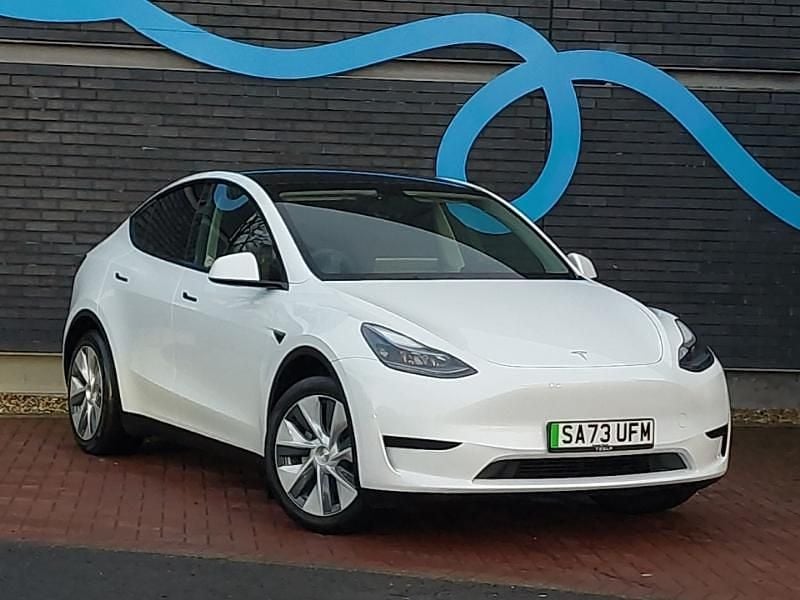 White Used 2023 Tesla Model Y RWD SUV | £25,998 (Fair price) - Image 1/4