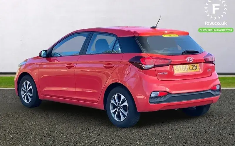 Used Hyundai i20 SE 84 HP (61 kW) 2018 Red Hatchback