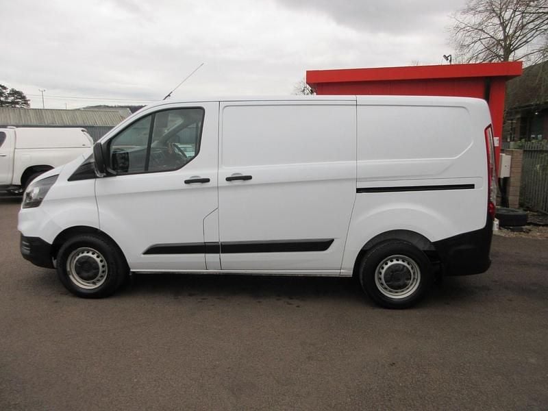 Used Ford Transit Custom 105 HP (77 kW) 2019 White Van