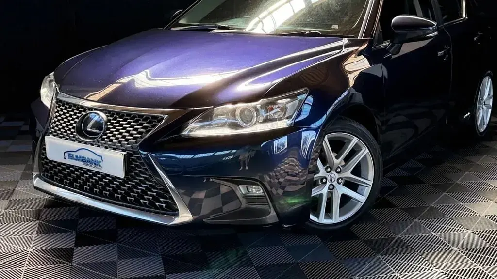 Used Lexus CT200h 136 HP (100 kW) 2018 Blue Hatchback