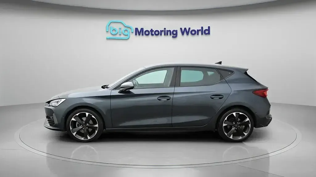Usado Cupra Leon 150 CV (110 kW) 2024 Gris Utilitario