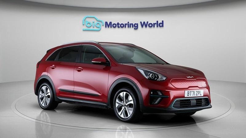 Used Kia Niro 150 kW (204 HP) 2022 Red SUV
