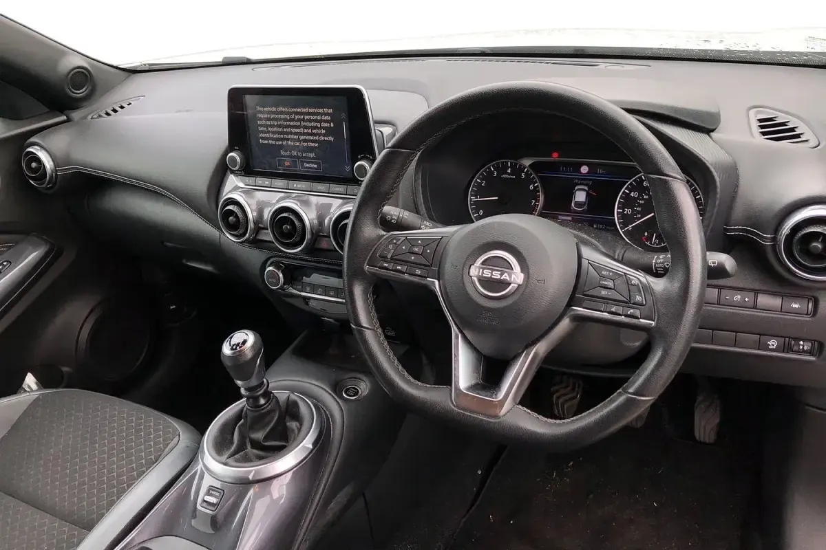 Used Nissan Juke N-Connecta 114 HP (83 kW) 2023 White SUV