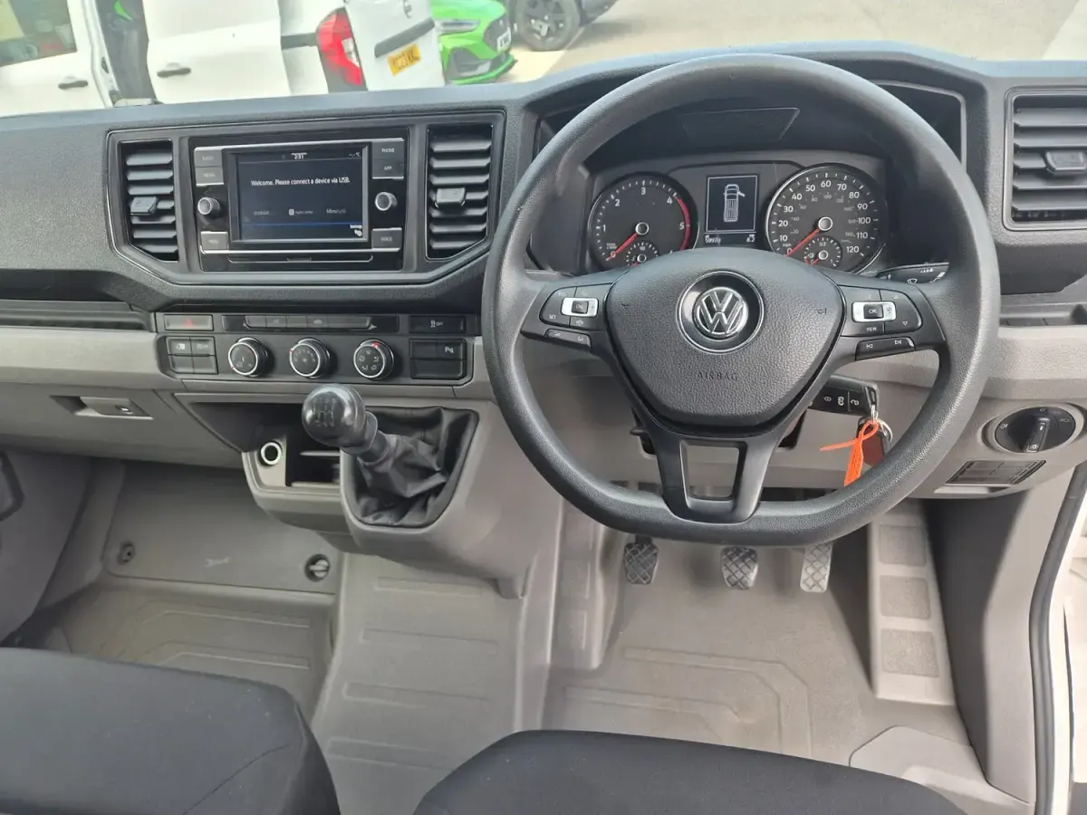Used VW Crafter Trendline 140 HP (102 kW) 2023 White Van