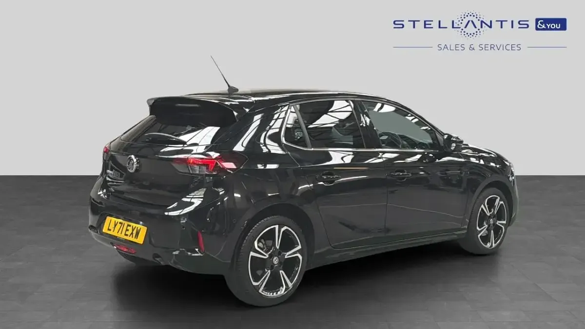 Used Vauxhall Corsa Edition 99 HP (72 kW) 2022 Black Hatchback