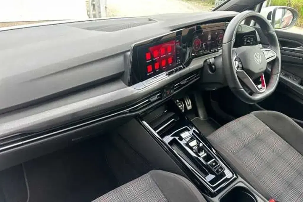 Used VW Golf VIII GTI 245 HP (180 kW) 2023 White Hatchback
