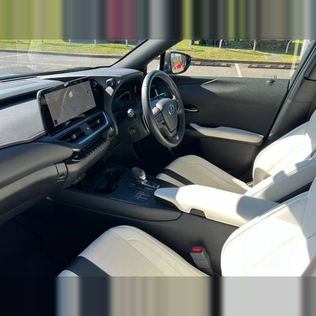 Image 2/4